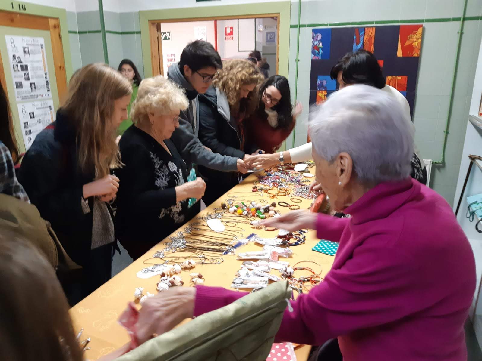 Mercadillo Navideño promovido por Urbanización de Mayores