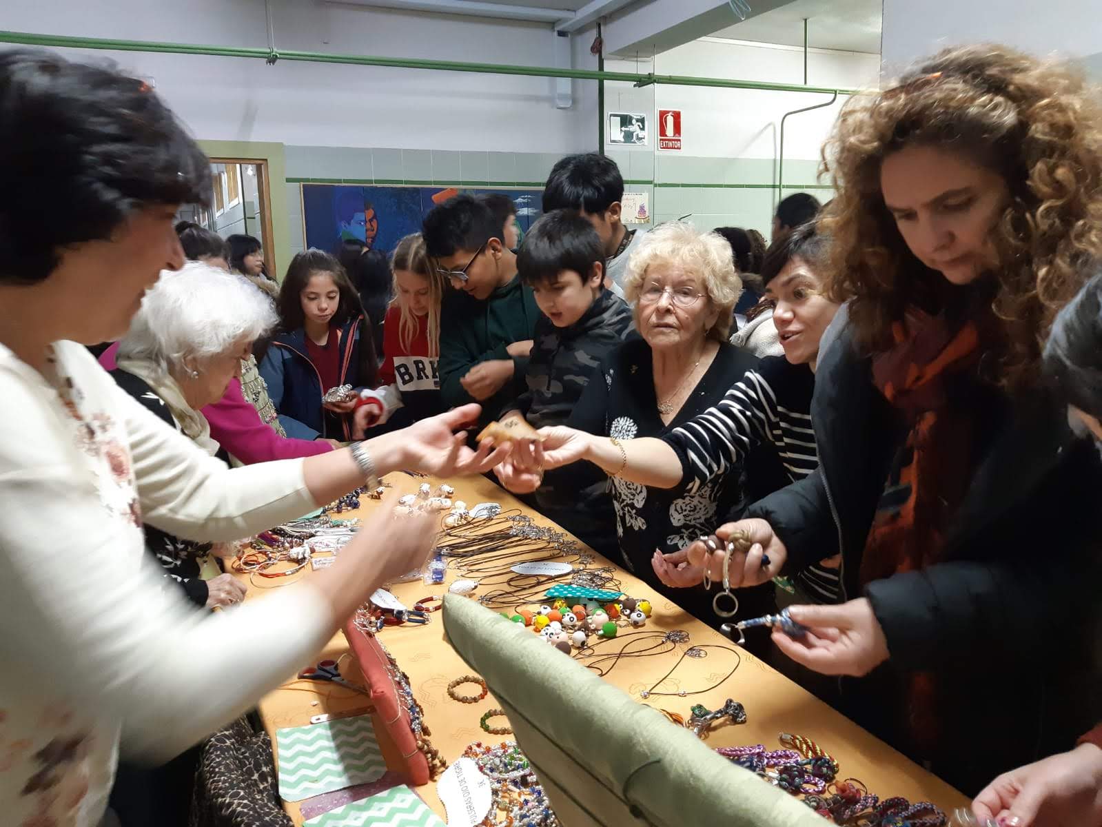 Mercadillo Navideño promovido por Urbanización de Mayores