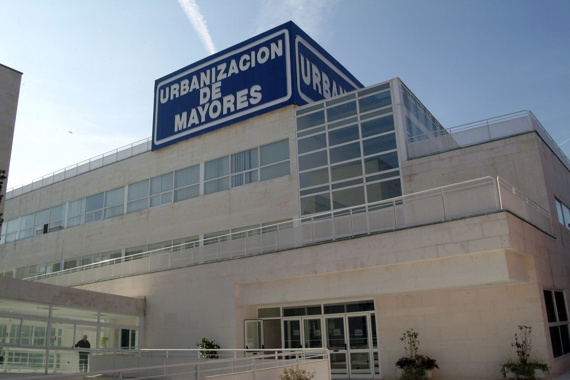 urbanizacion-mayores-exterior