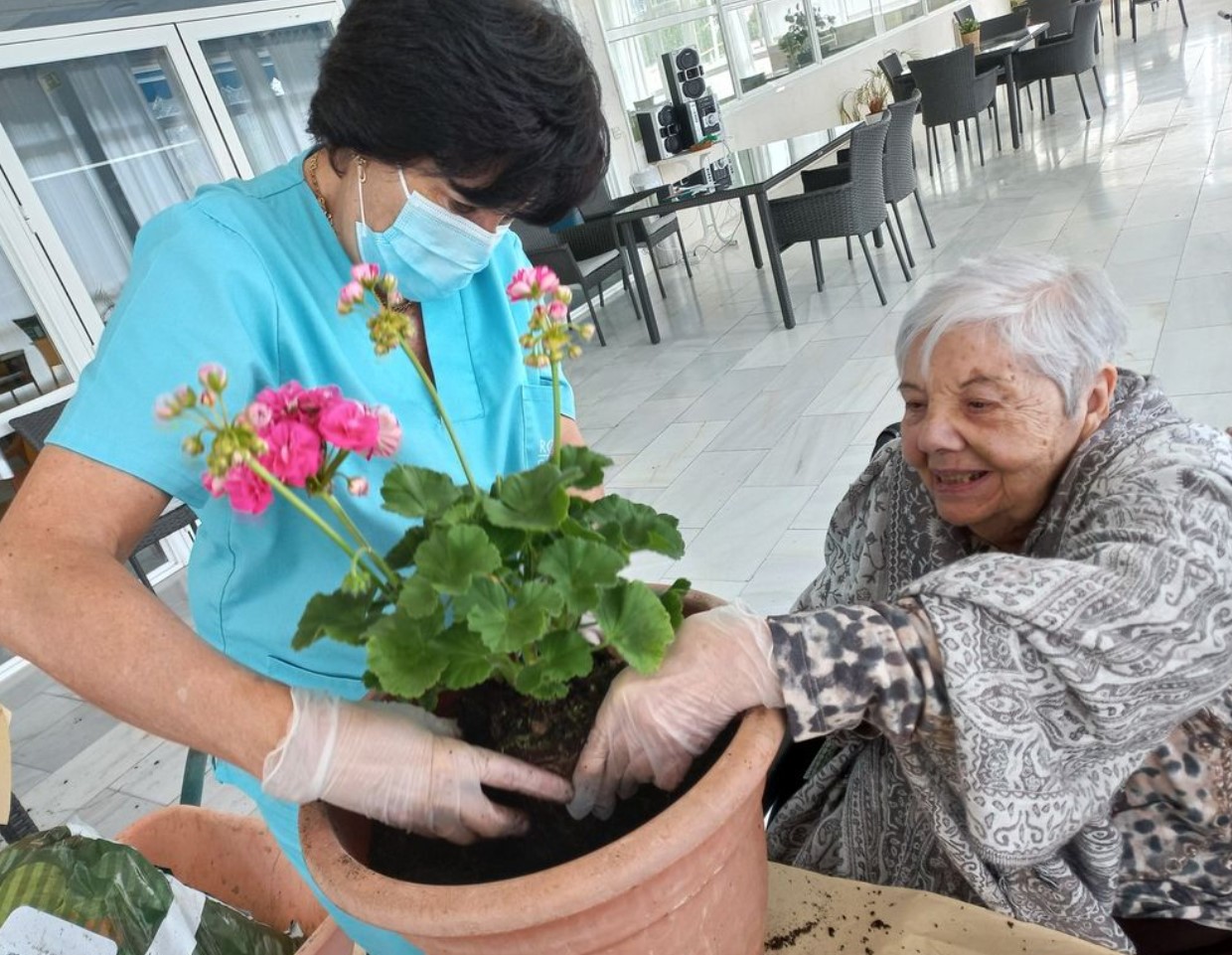 La primavera ha llegado a Urbanización de Mayores