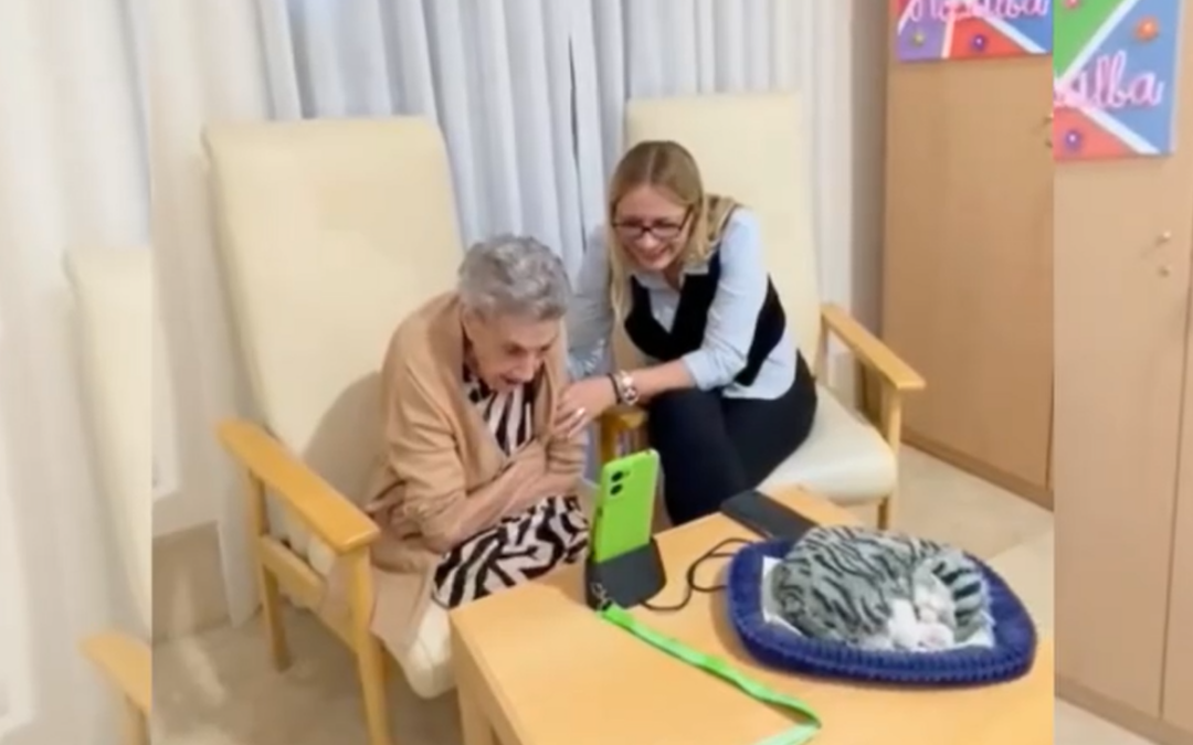 Pepita recibe como regalo un smartphone “maximiliana”
