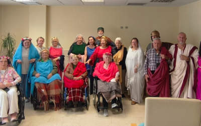 La asociación recreacionista Ara Concordiae visita la residencia Rosalba de Mérida